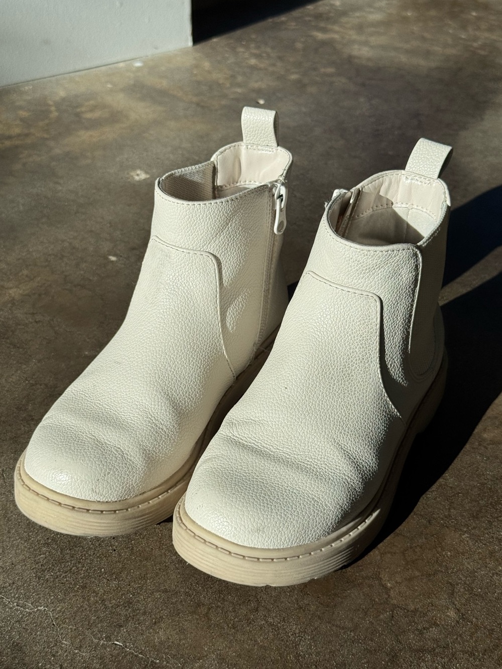 Kids Cream Side-Zip Chelsea Boots